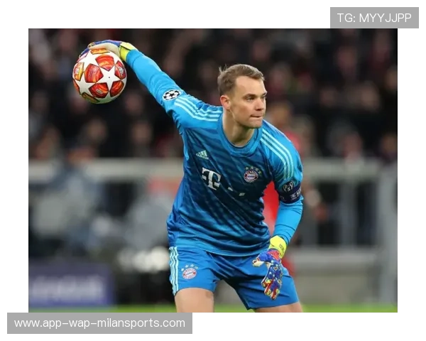 拜仁强化后防：诺伊尔带队演练高球争顶与门线救险