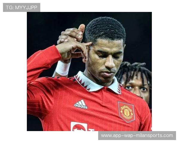 曼联青训新星展现潜力,球队未来有望重回巅峰 曼联青训新星展现潜力,球队未来有望重回巅峰